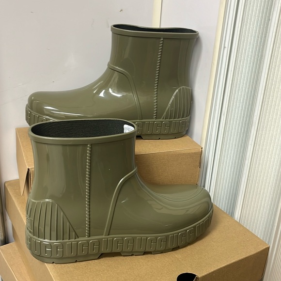 UGG Shoes - UGG DRIZLITA